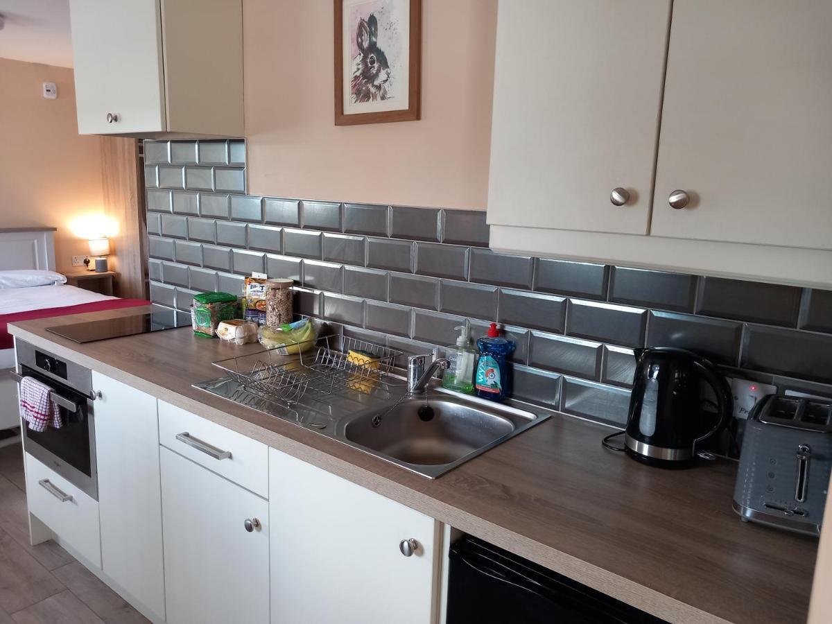 Matty'S Pub - Apartment'S Carlow Bagian luar foto