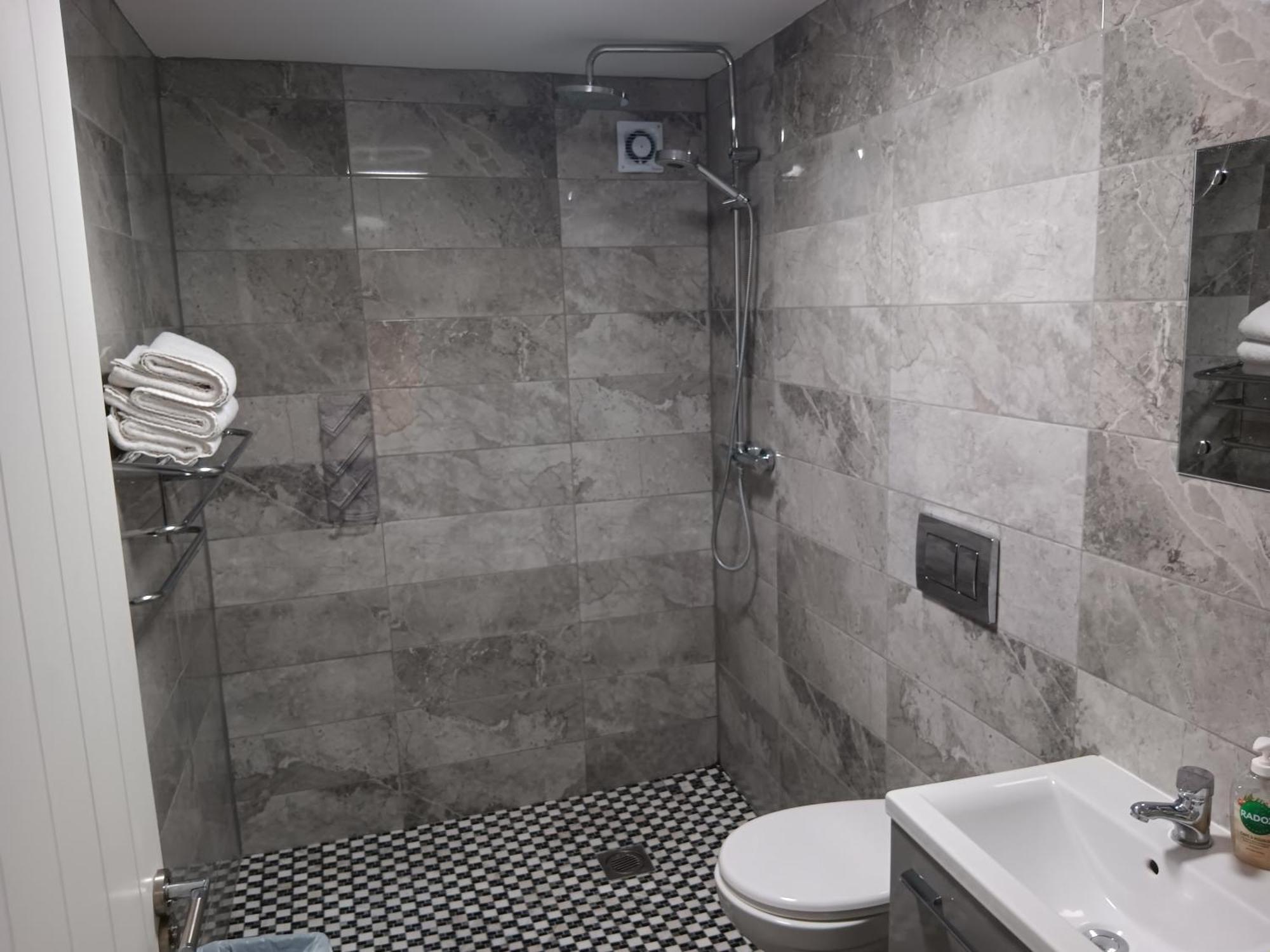 Matty'S Pub - Apartment'S Carlow Ruang foto