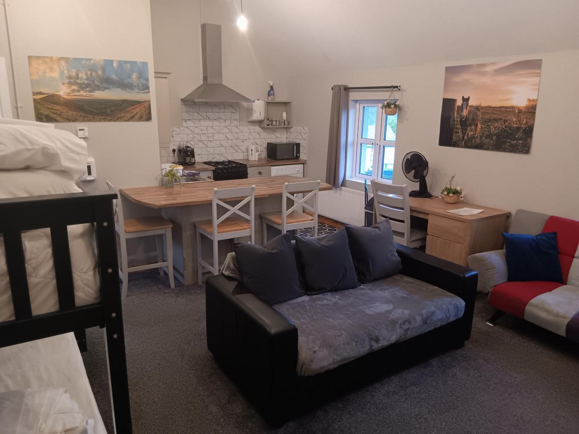 Matty'S Pub - Apartment'S Carlow Bagian luar foto