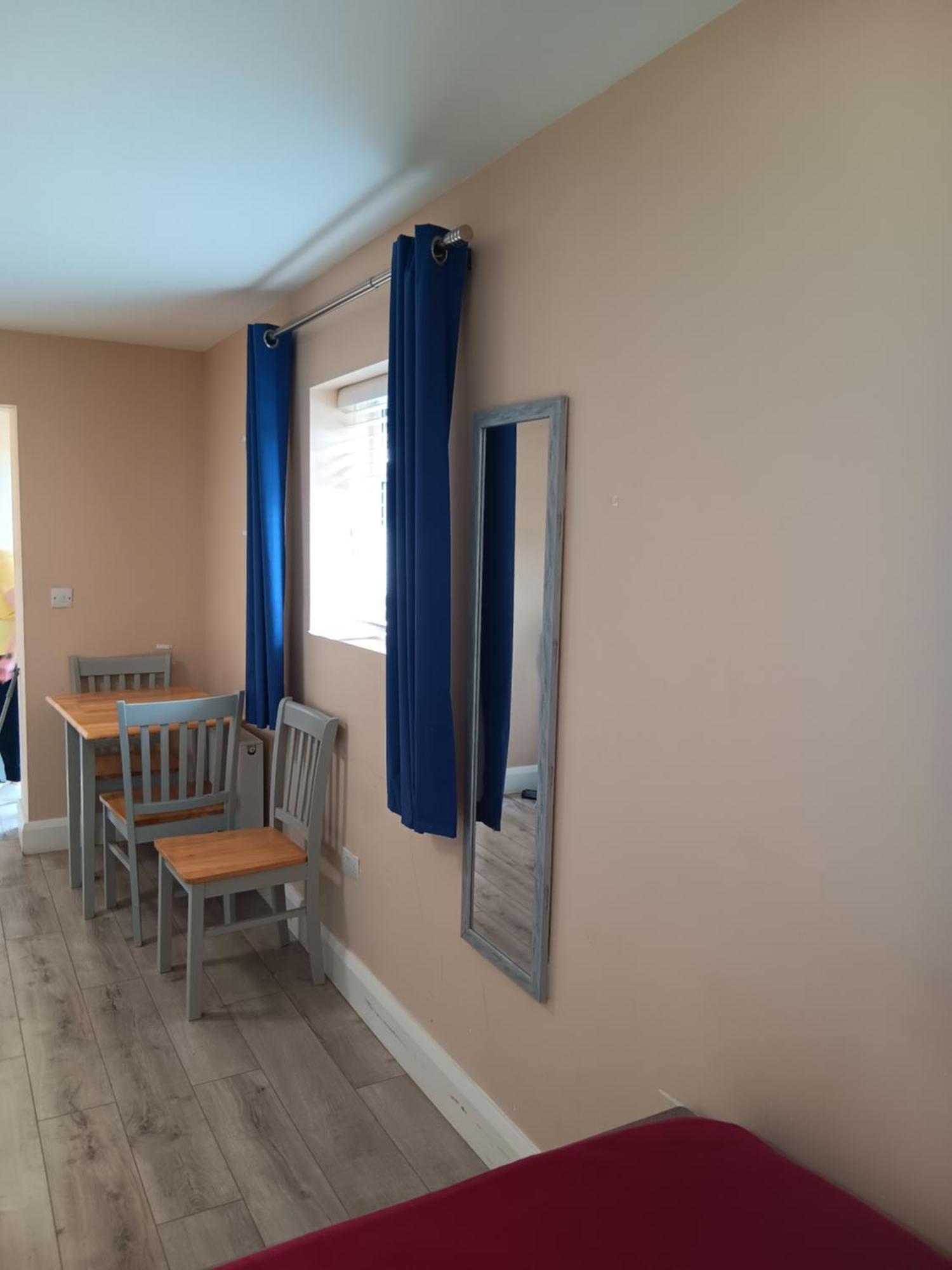 Matty'S Pub - Apartment'S Carlow Bagian luar foto