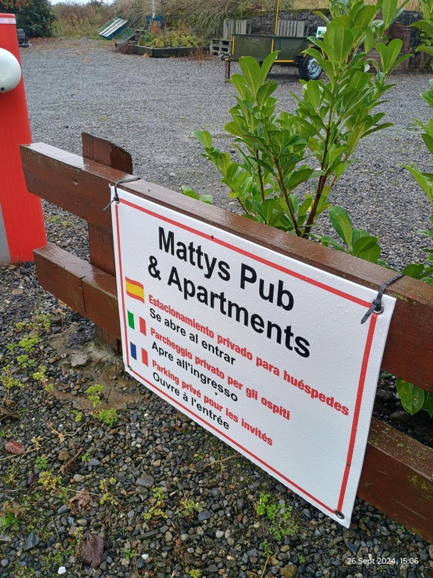 Matty'S Pub - Apartment'S Carlow Bagian luar foto