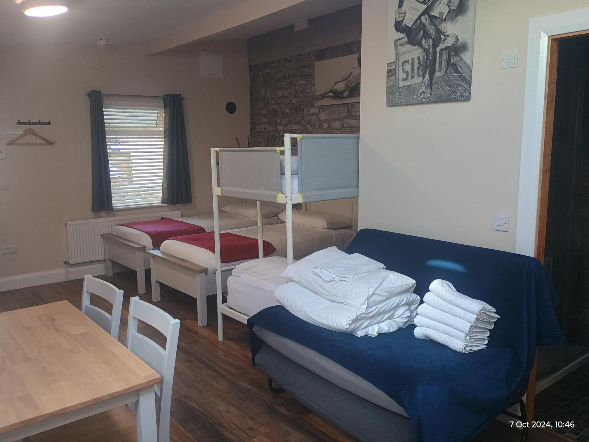 Matty'S Pub - Apartment'S Carlow Bagian luar foto