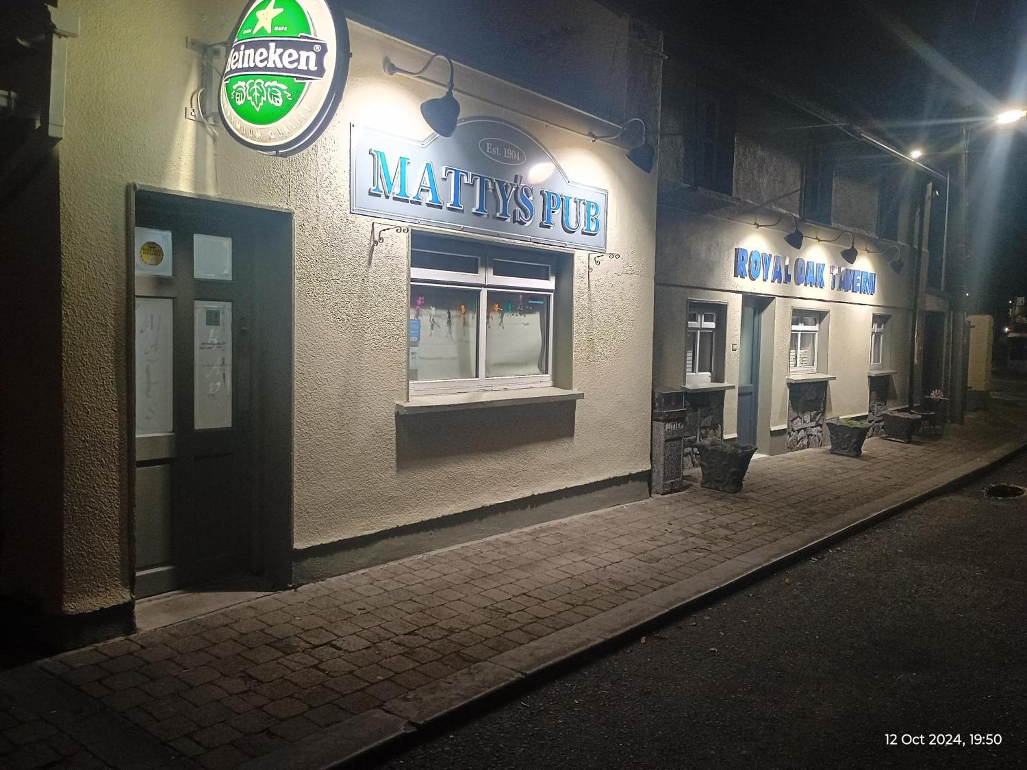 Matty'S Pub - Apartment'S Carlow Bagian luar foto